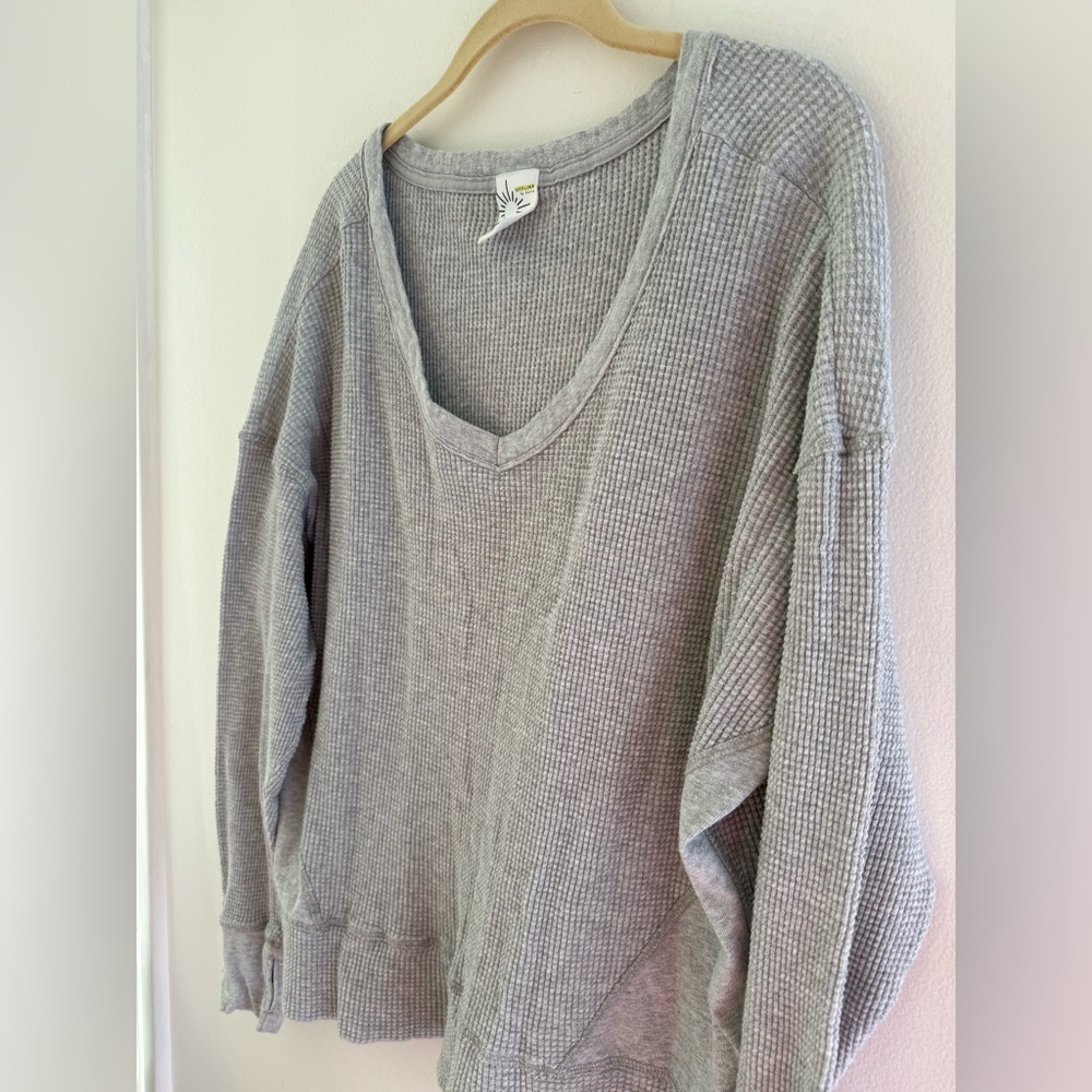 aerie Offline Light Gray Waffle V-Neck M